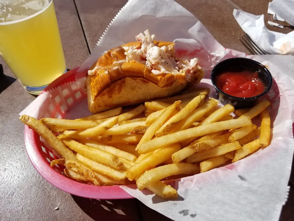 Lobster Roll with Fries