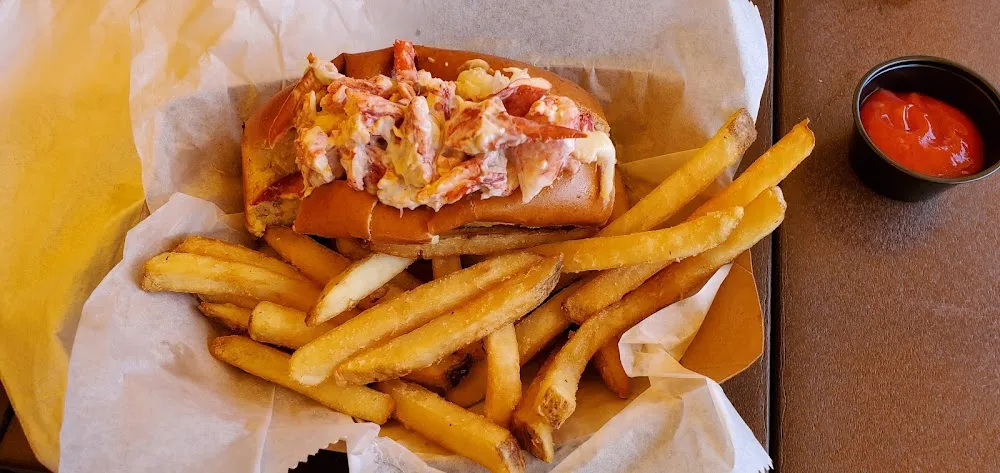 Traditional Lobster Roll